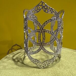 Kendra Scott Elegant Silver Decorative Accent new without tags cuff bracelet